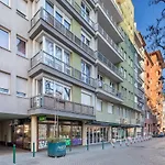 Two Bedrooms Apartment With Free Garage In The Downtown