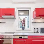 Two Bedrooms Apartment With Free Garage In The Downtown