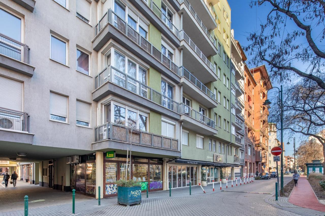 Two Bedrooms With Free Garage In The Downtown *