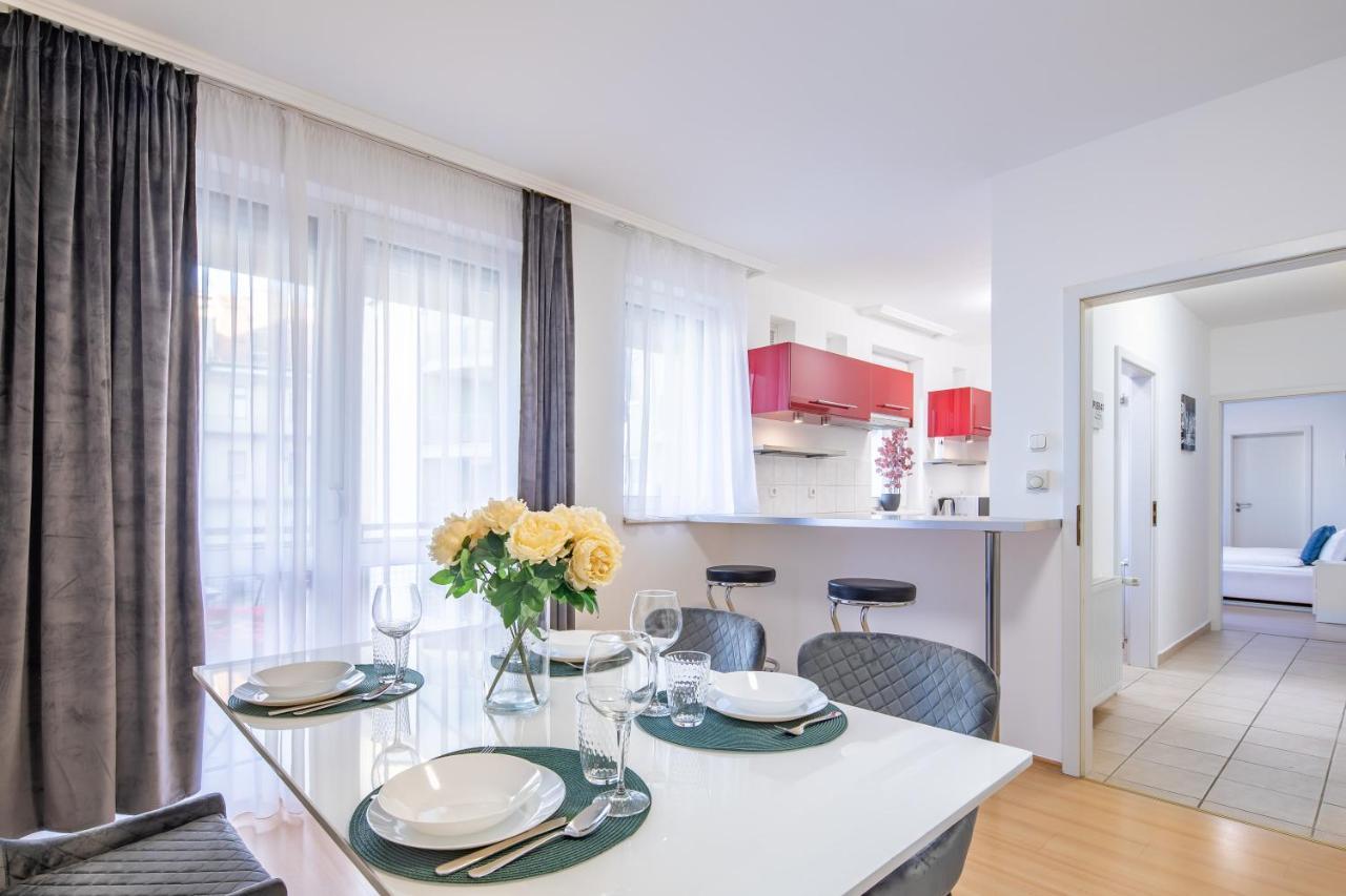 Two Bedrooms With Free Garage In The Downtown Apartamento Budapeste
