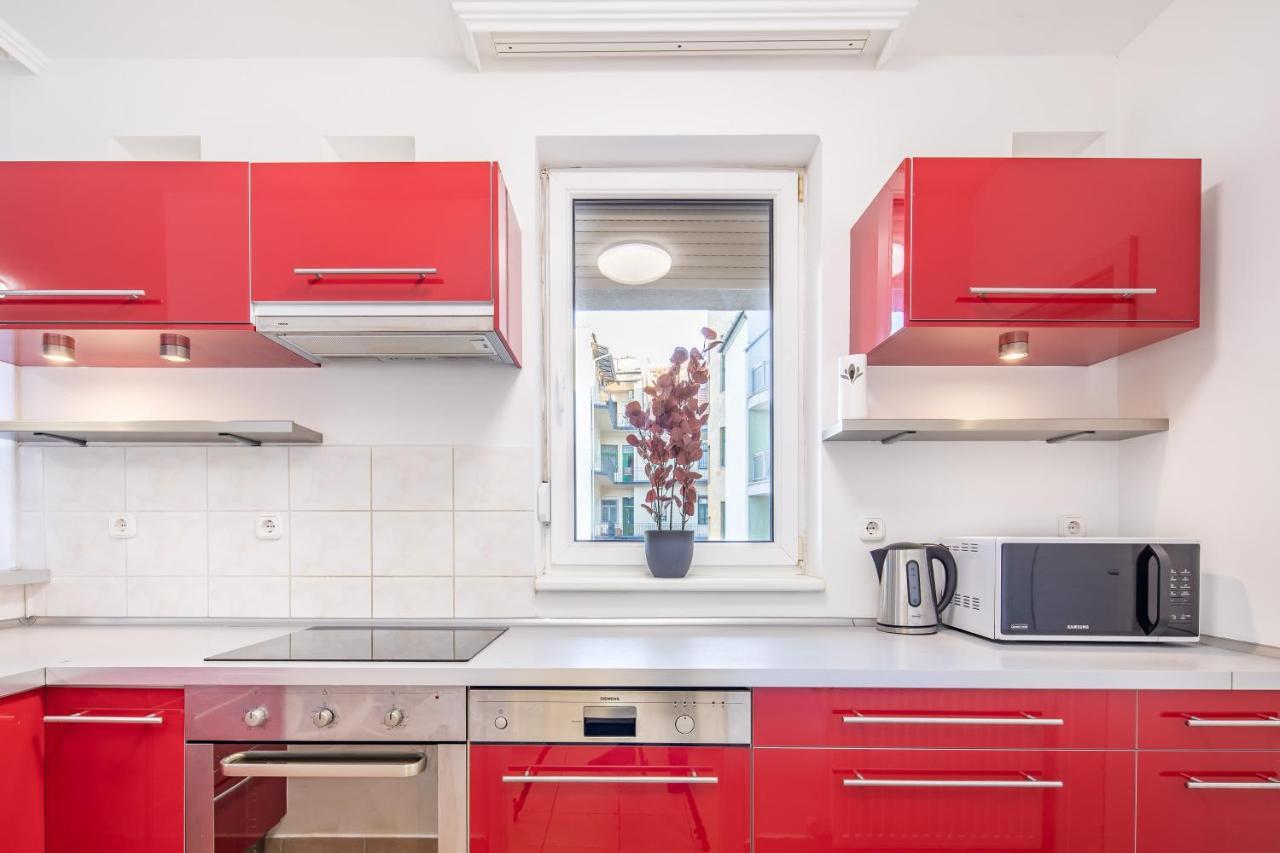 Two Bedrooms With Free Garage In The Downtown Budapeste